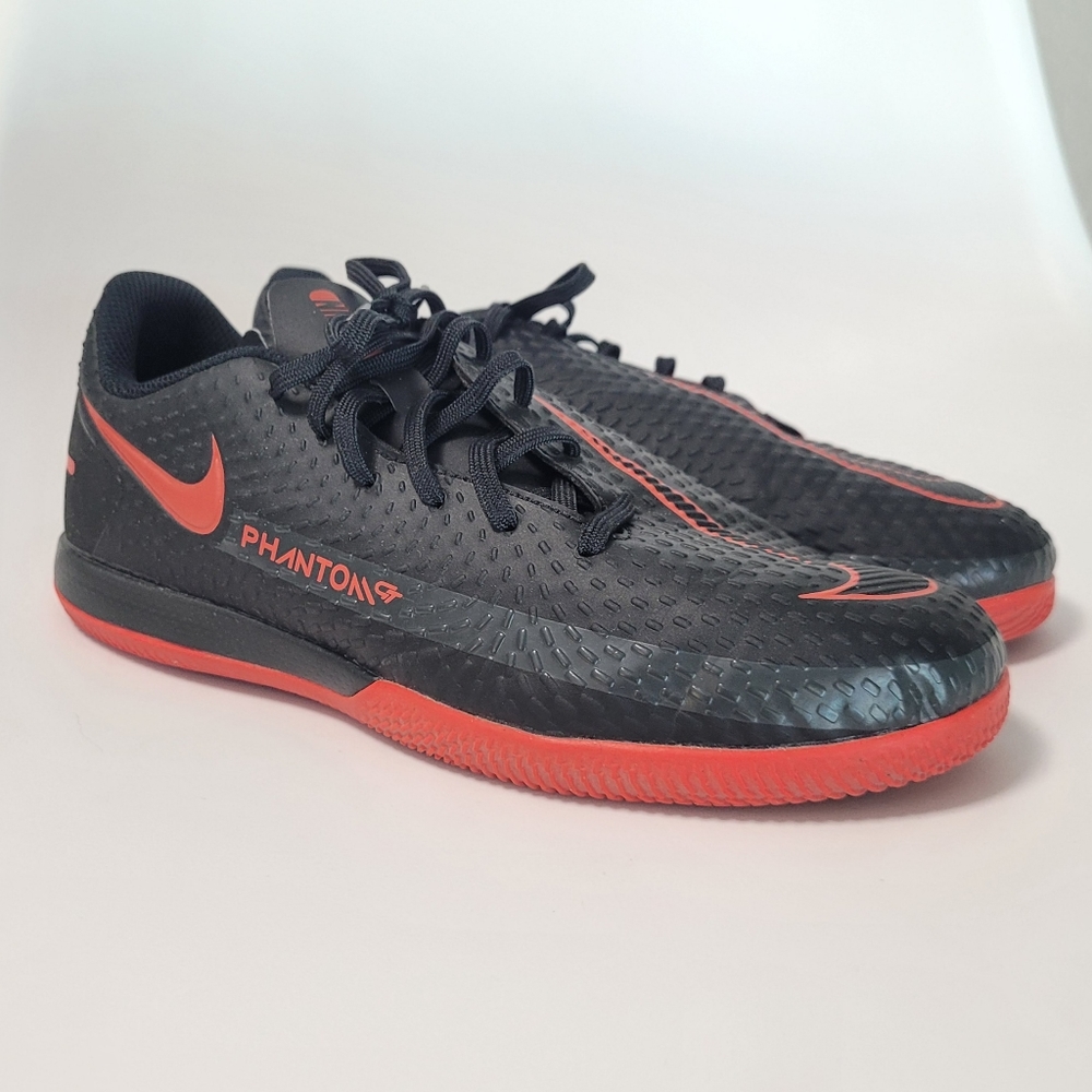 Nike Phantom Soccer Shoes Youth Size 6
